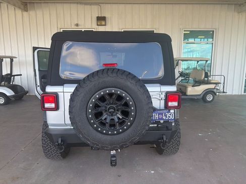 Used 2022 Jeep Wrangler Sport S image 3