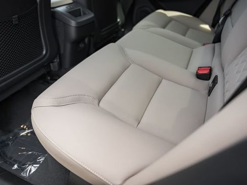 New 2026 Volvo XC60 B5 Plus w/ Protection Package Premier AWD/4WD image 33