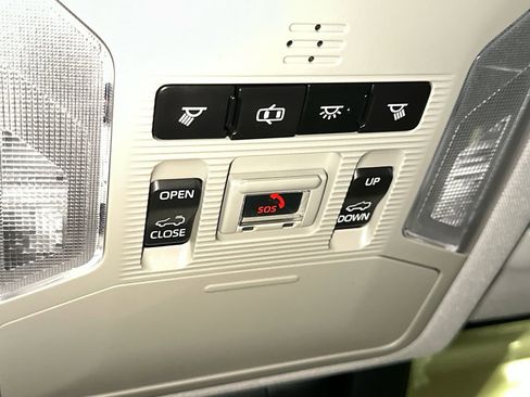 Used 2020 Toyota RAV4 XLE Premium AWD/4WD image 30