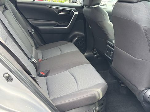Used 2025 Toyota RAV4 XLE AWD/4WD image 13