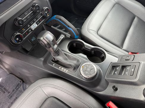 Used 2024 Ford Bronco Black Diamond image 13