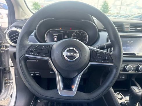 Used 2025 Nissan Versa SV FWD image 28
