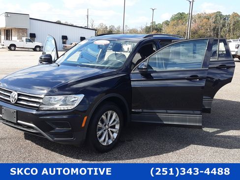 Used 2020 Volkswagen Tiguan S w/ 3rd Row Seat Package image 29