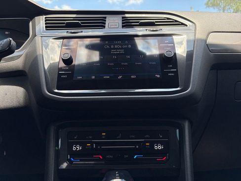 Used 2023 Volkswagen Tiguan SE FWD image 25