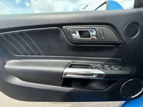 Used 2017 Ford Mustang Premium RWD image 19