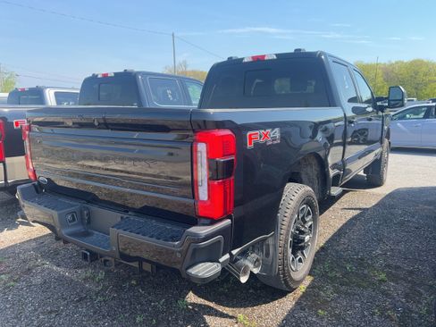 Used 2026 Ford F250 Platinum AWD/4WD image 3