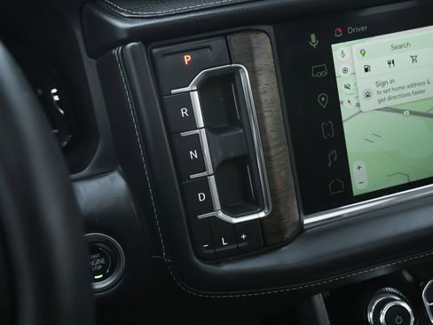 Used 2023 GMC Yukon XL Denali Ultimate image 17