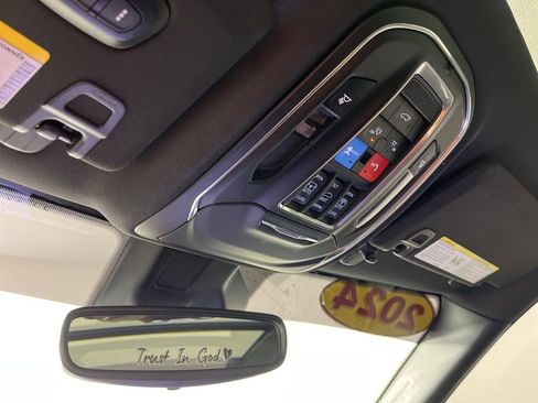 Used 2024 Jeep Grand Cherokee Limited w/ Black Appearance Package image 30