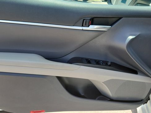 Used 2021 Toyota Camry LE FWD image 21