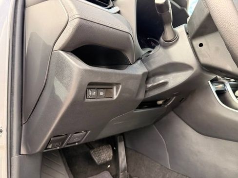 Used 2023 Toyota RAV4 XLE AWD/4WD image 16
