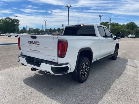Used 2023 GMC Sierra 1500 AT4 w/ Technology Package AWD/4WD image 5