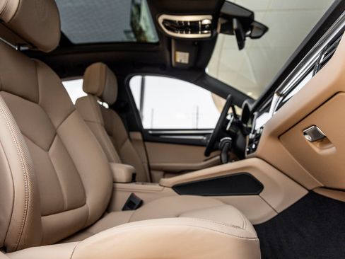 New 2026 Porsche Macan AWD/4WD image 46