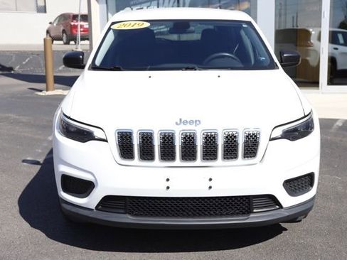 Used 2019 Jeep Cherokee Sport FWD image 7