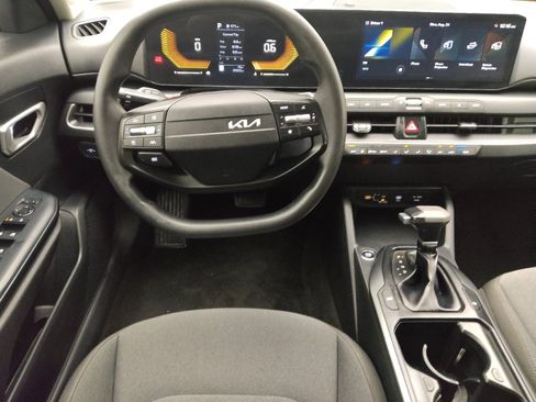 Used 2025 Kia K4 FWD image 22
