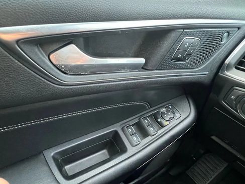 Used 2022 Ford Edge Titanium AWD/4WD image 22