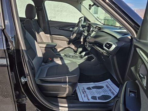 Used 2023 Chevrolet TrailBlazer LS image 32