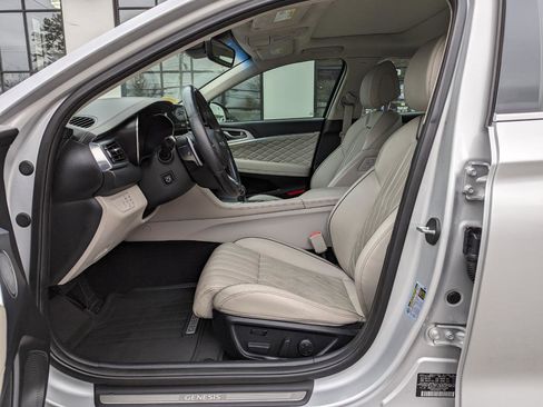 Used 2019 Genesis G70 2.0T Advanced w/ Prestige Package image 10