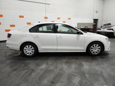 Used 2016 Volkswagen Jetta S image 15