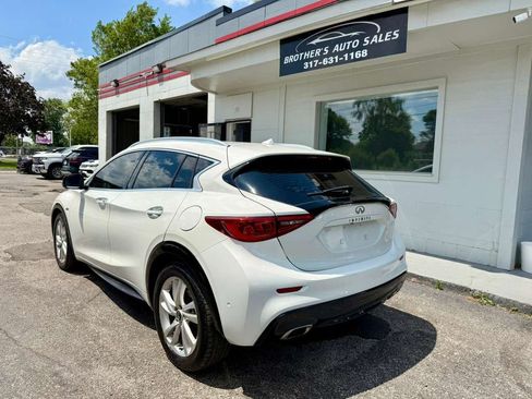 Used 2017 INFINITI QX30 Premium w/ Technology Package FWD image 10