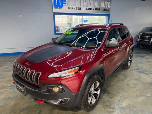 Used 2016 Jeep Cherokee Trailhawk w/ Leather Interior Group AWD/4WD image 3
