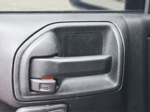 Used 2018 Jeep Wrangler Unlimited Sport w/ Connectivity Group image 18