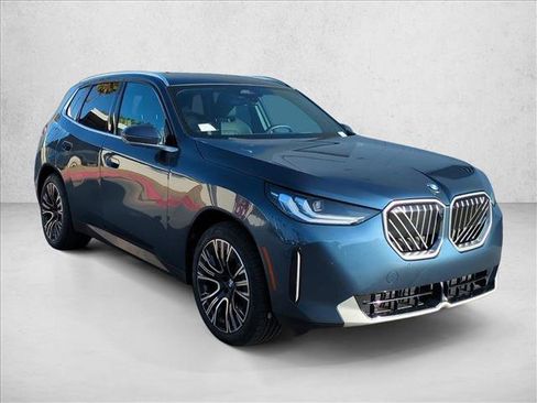 Used 2025 BMW X3 xDrive30i w/ Premium Package AWD/4WD image 3