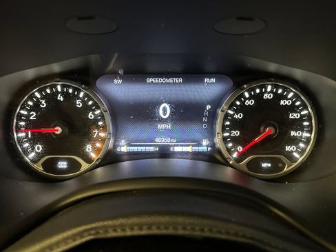 Used 2018 Jeep Renegade Altitude w/ UConnect 8.4 Nav Group AWD/4WD image 10