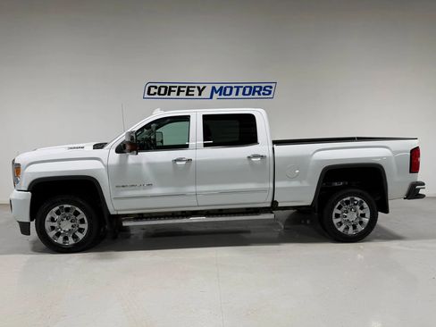 Used 2017 GMC Sierra 2500 Denali w/ Duramax Plus Package image 3