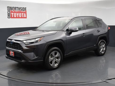Used 2024 Toyota RAV4 LE AWD/4WD image 8
