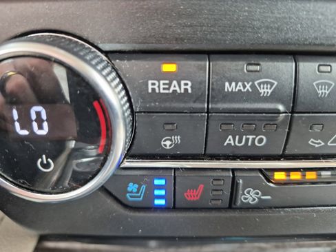 Used 2020 Ford Expedition Limited image 26