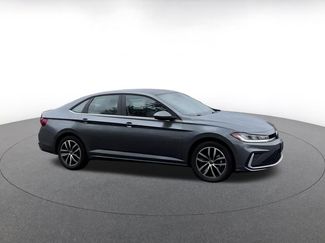 Used 2025 Volkswagen Jetta SE video 2