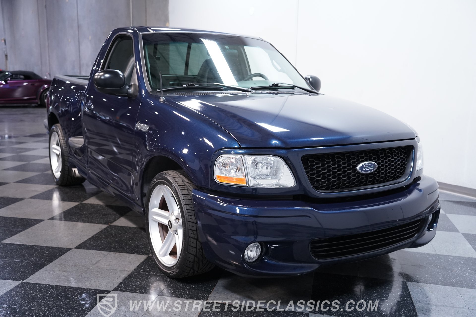 Used 2002 Ford F150 Lightning RWD image 15
