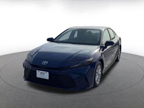 Used 2025 Toyota Camry LE image 7