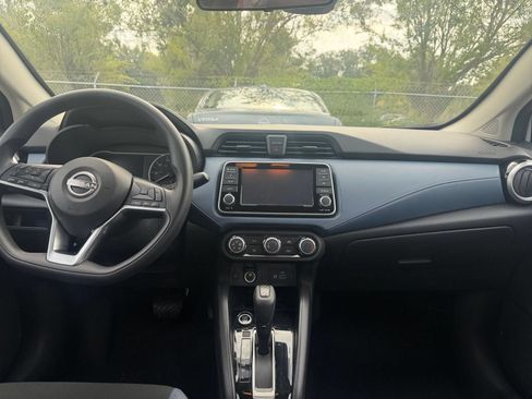 Used 2025 Nissan Versa SV FWD image 17