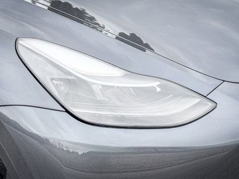 Used 2023 Tesla Model Y Performance image 8