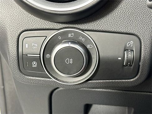 Used 2022 Alfa Romeo Stelvio Veloce image 24