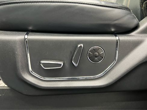 Used 2022 Ford Expedition Max Platinum image 15