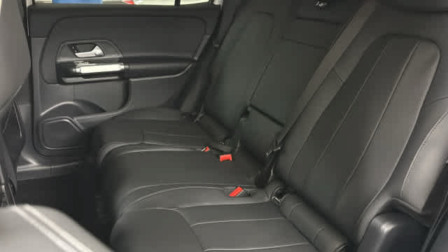 Certified 2026 Mercedes-Benz GLB 250 4MATIC image 32