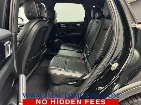 Used 2021 Porsche Cayenne image 15