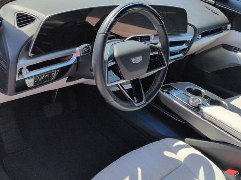 Certified 2024 Cadillac Lyriq Luxury AWD/4WD image 10
