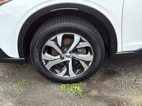 Used 2022 Subaru Outback Touring AWD/4WD image 10