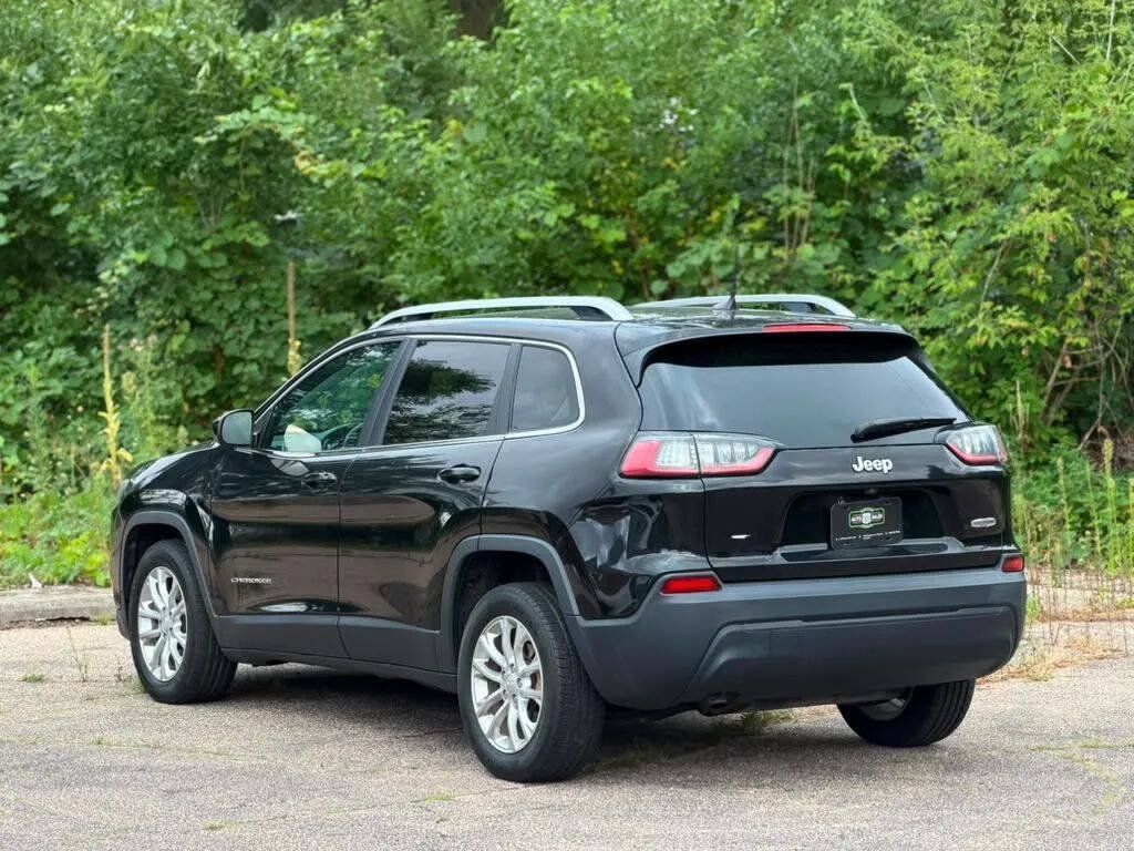 Used 2019 Jeep Cherokee Latitude w/ Popular Appearance Group FWD image 4