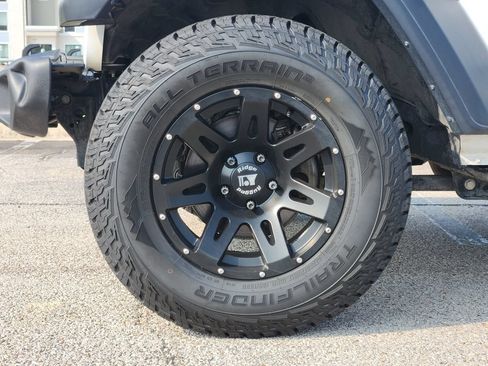 Used 2018 Jeep Wrangler Unlimited Sport S AWD/4WD image 7
