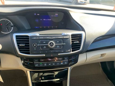 Used 2016 Honda Accord LX image 12