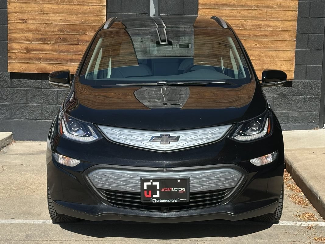 Used 2019 Chevrolet Bolt Premier w/ Infotainment Package FWD image 8