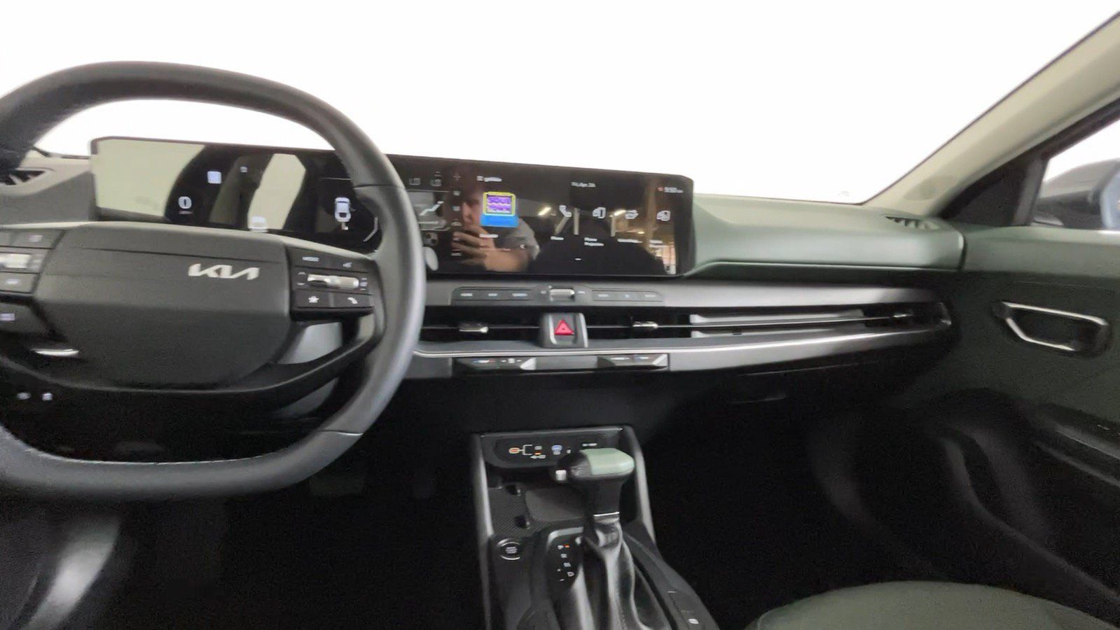 Used 2025 Kia K4 EX FWD image 22