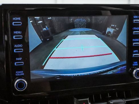 Used 2020 Toyota Corolla LE FWD image 22
