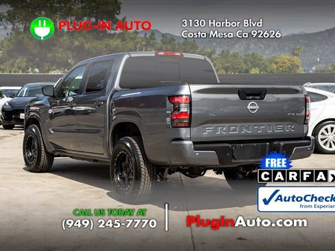 Used 2023 Nissan Frontier SV w/ SV Convenience Package image 3