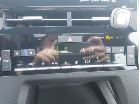 Used 2019 Toyota Avalon Touring w/ Advanced Safety Package FWD image 17
