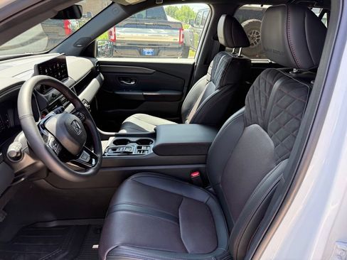 Certified 2026 Honda Pilot Black Edition image 15